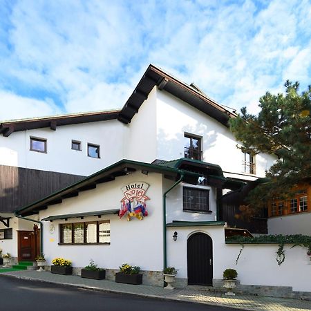 Panoramic Castle Suite With Free Private Parking Bratislava Esterno foto