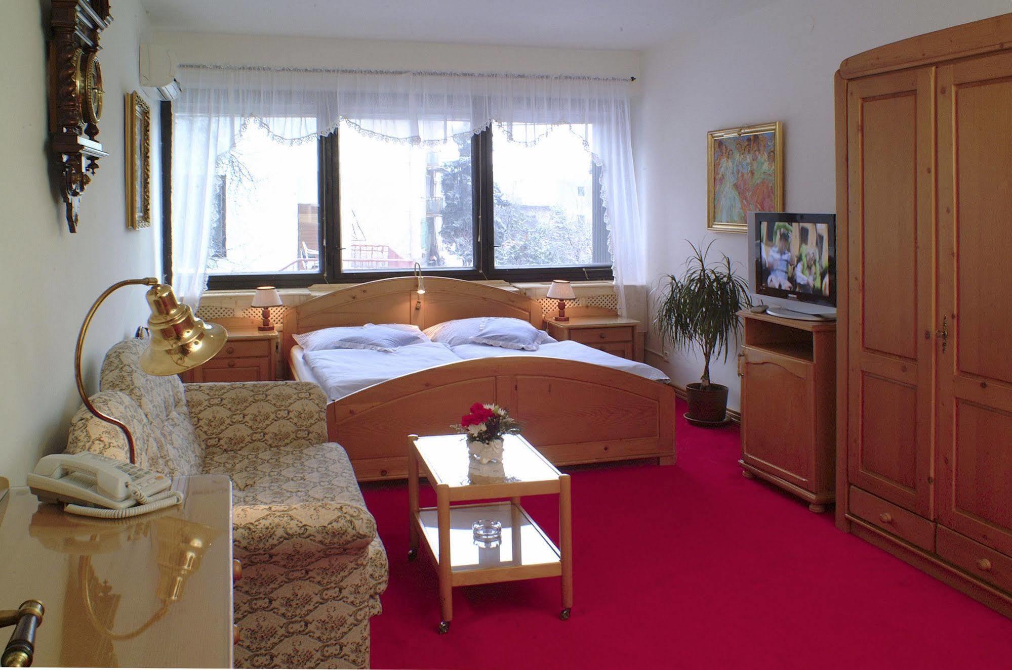 Panoramic Castle Suite With Free Private Parking Bratislava Esterno foto